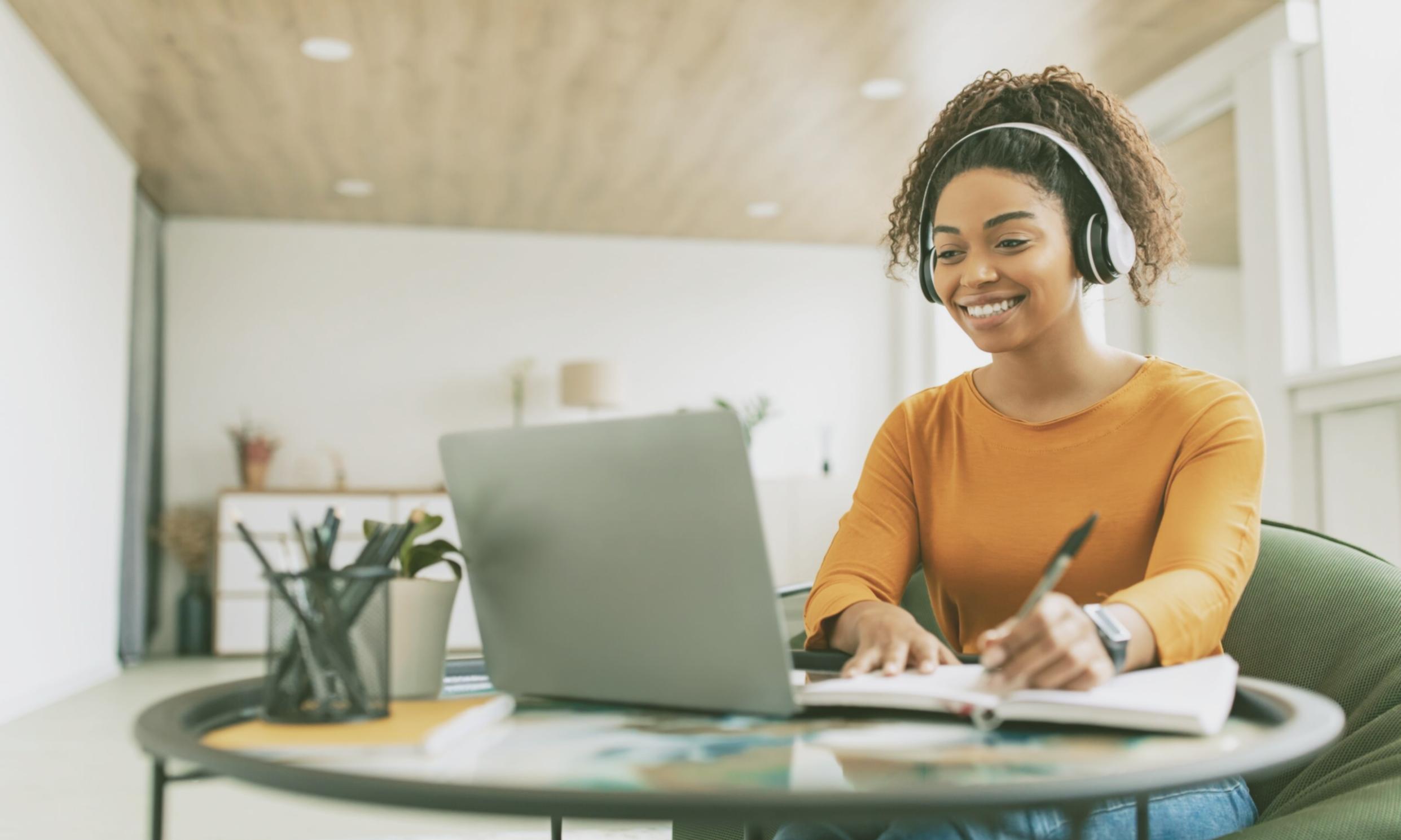 Investment performance tracking dashboard